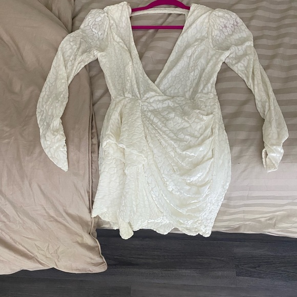 NWT white LUXXEL DRESS - Picture 4 of 13